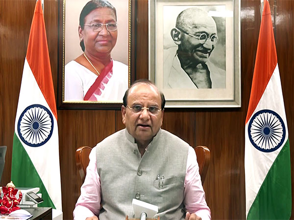 केजरीवाल सरकार को एक और बड़ा झटका, एलजी ने भंग की ये कमेटी, सभी सदस्‍यों को हटाने का आदेश