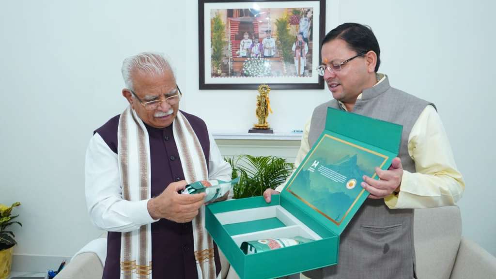 सीएम पुष्कर सिंह धामी ने केंद्रीय विद्युत मंत्री मनोहर लाल खट्टर से मुलाक़ात की, बिजली आपूर्ति के लिए किया अनुरोध