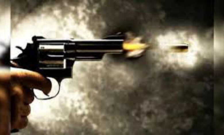 लेनदेन के रुपयों को लेकर तीन युवकों को मारी गोली, एक की मौत