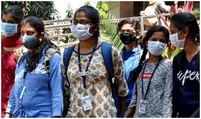 मेडिकल में दाखिले से जुड़ी नीट परीक्षा में गड़बड़ी,एनटीए ने जानकारी दी कि 1563 छात्रों के ग्रेस मार्क्स रद्द