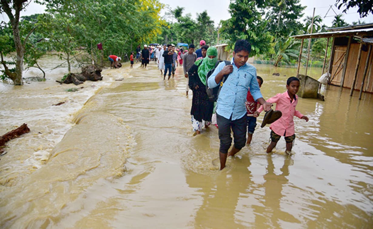 असम में बाढ़ से हालात भयावह, 6 लाख से अधिक लोग प्रभावित; लाख से ज्यादा लोग प्रभावित