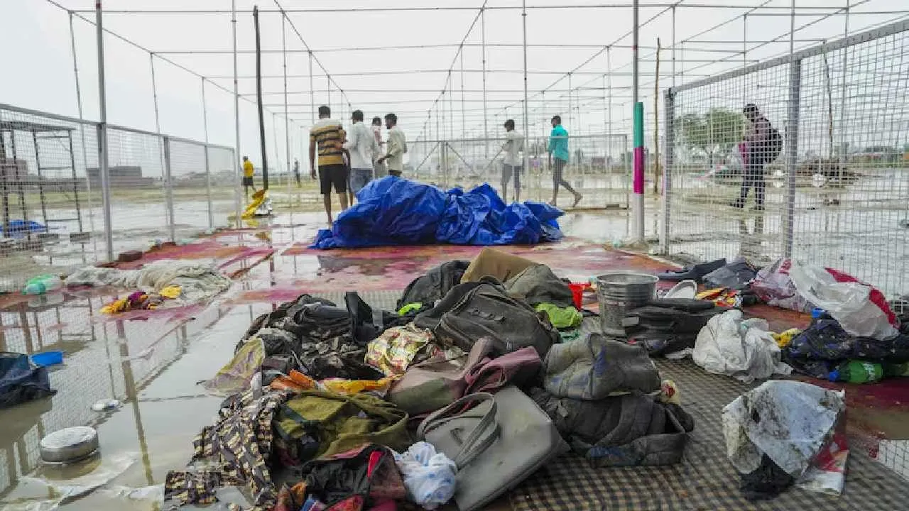 हाथरस मामले में SDM-CO समेत छह सस्‍पेंड, एसआईटी की जांच में मुख्य दोषी पाए गए आयोजक