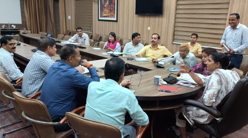 DM सोनिका की अध्यक्षता में जनपद में हरेला पर्व को वृहद्धस्तर पर मनाये जाने के संबंध में बैठक आयोजित हुई