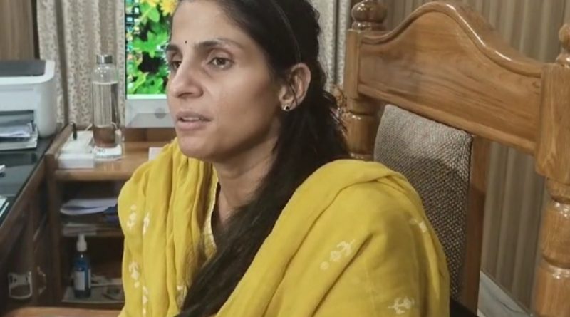 जिलाधिकारी ने पर्यावरण को समर्पित राज्य के लोक पर्व हरेला को अध्यात्म एवं जनभावना से जोड़कर जनपद की पहली ‘राशि वाटिका’ बनाने की अभिनव पहल की