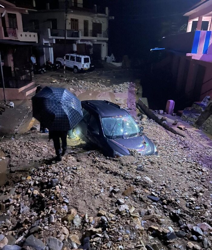 उत्‍तराखंड के कुमाऊं मंडल में बादलों का कहर, बादल फटने से तबाही