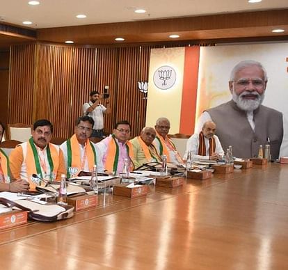 मुख्यमंत्री धामी की प्रदेशवासियों से अपील, तिरंगे के साथ जरूर अपलोड करें सेल्फी