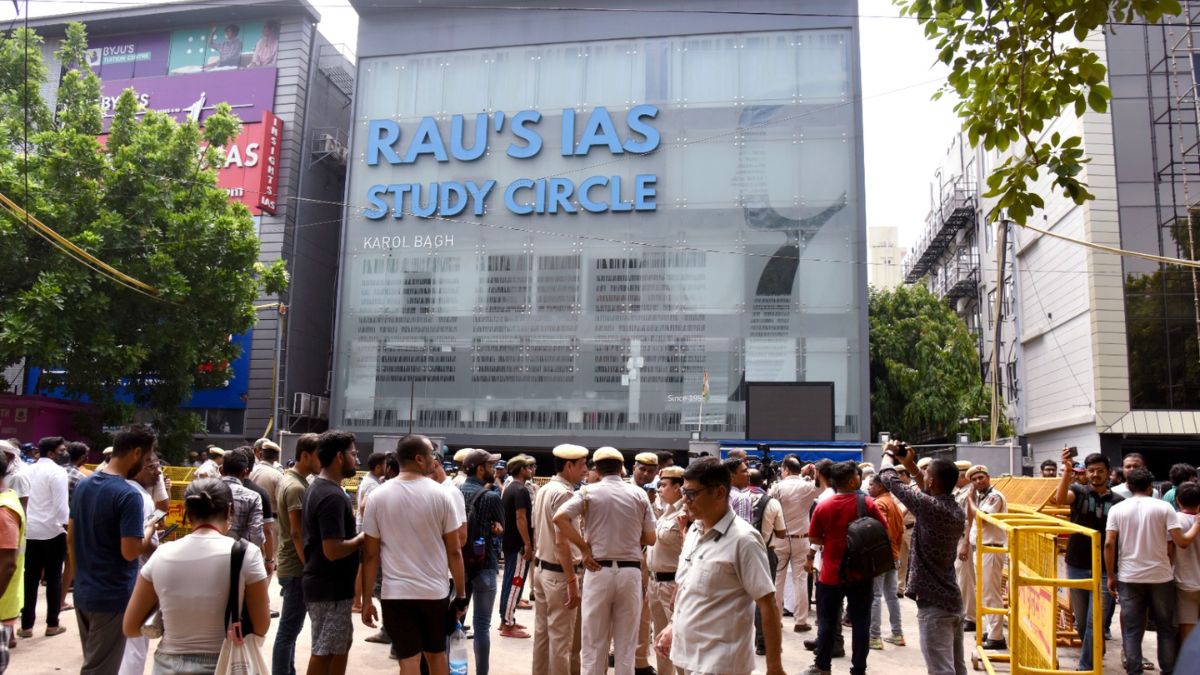 लाखों में फीस, सुविधाएं नदारद, बेसमेंट में पानी भरने से IAS की तैयारी कर रहे तीन छात्रों की मौत