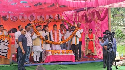 CM धामी ने राजेंद्र भंडारी के पक्ष में मांगे वोट,बदरीनाथ विधानसभा में किया चुनाव प्रचार