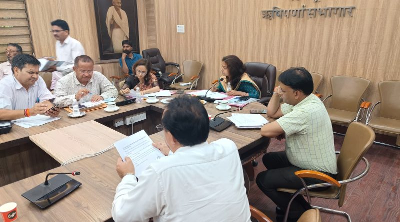 मुख्य विकास अधिकारी देहरादून ने पीएम विश्वकर्मा की समीक्षा बैठक की नगर निगम, नगर निकायों को दिए जरूरी निर्देश