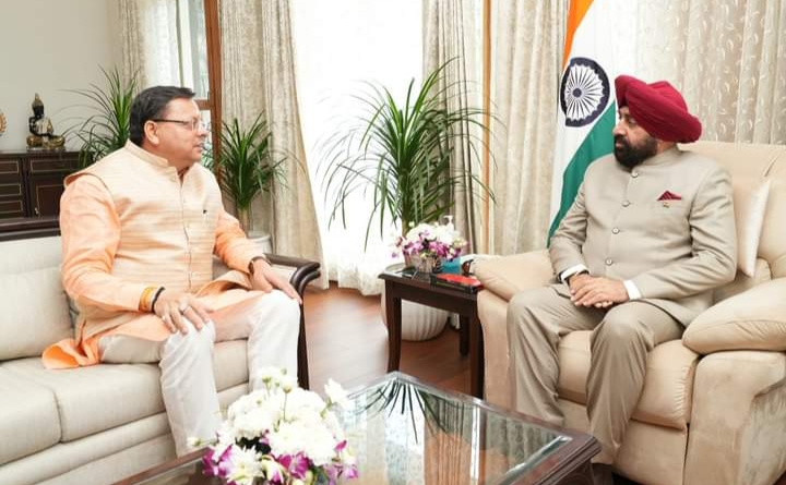 राज्यपाल से राजभवन में सीएम धामी ने की शिष्टाचार भेंट