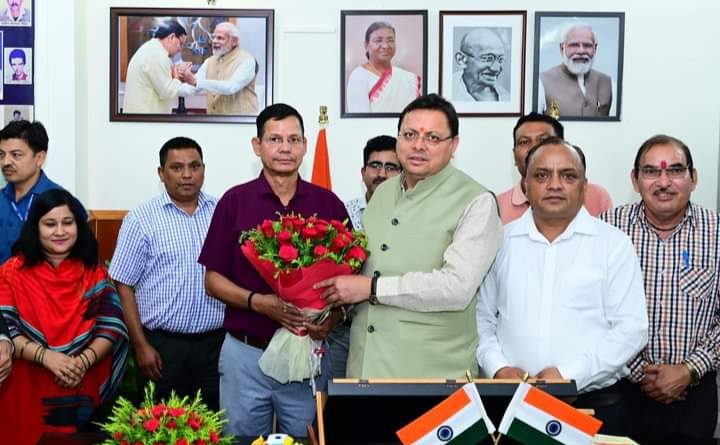 CM धामी से सचिवालय संघ के पदाधिकारियों ने भेंट की