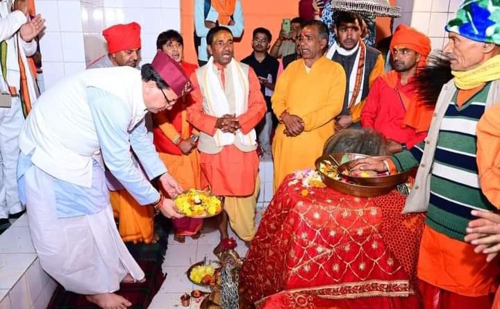 CM धामी ने मां वाराही धाम में लगने वाले बग्वाल मेले में प्रतिभाग किया