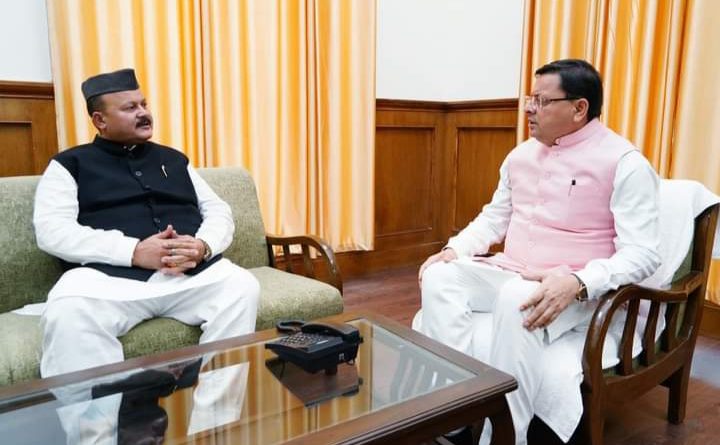 CM धामी से विधायक हरीश धामी ने की मुलाक़ात