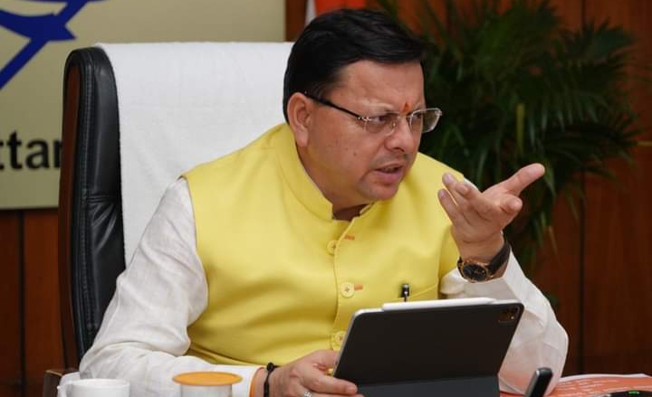 CM धामी ने भारी बारिश से हुए नुकसान की समीक्षा, भूस्खलन क्षेत्र के ट्रीटमेंट पर दिया जोर