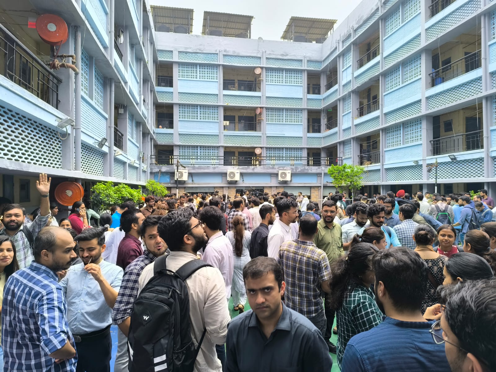 रेजिडेंट डॉक्टरों ने किया हड़ताल का ऐलान, इमर्जेंसी सेवाओं का बहिष्कार