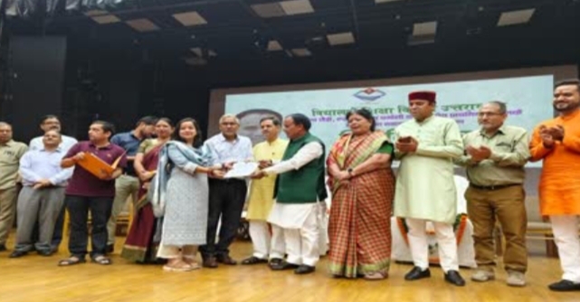 उत्तराखंड के शिक्षा मंत्री धन सिंह रावत ने 313 सहायक अध्यापकों को दिए नियुक्त पत्र