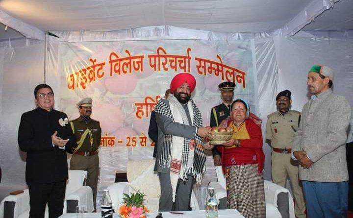 राज्यपाल ने हर्षिल में आयोजित ‘वाईब्रेंट विलेज परिचर्चा सम्मेलन‘ में प्रतिभाग किया
