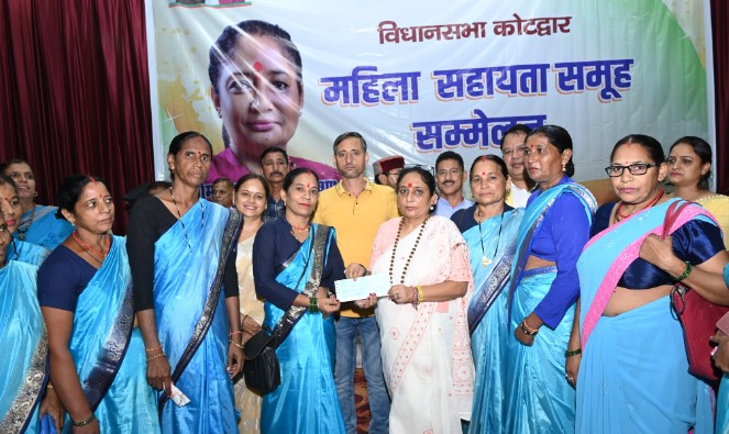 विधानसभा अध्यक्ष ऋतु खण्डूडी ने महिलाओं के स्वयं सहायता समूहों को किया सम्मानित