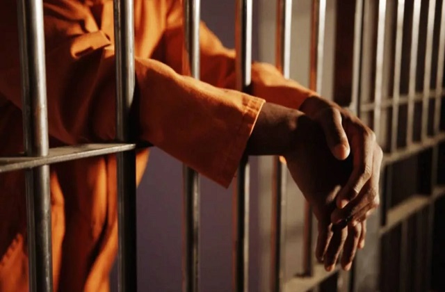 कैदियों के फरार होने के बाद जेल प्रशासन ने सभी जेलों में सुरक्षा व्यवस्था कड़ी करने के निर्देश जारी किए