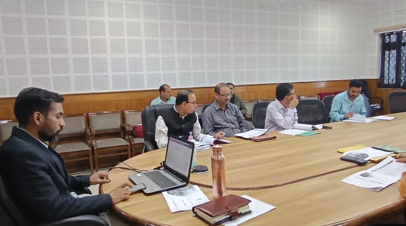 जिलाधिकारी ने जल जीवन मिशन कार्यों की ली समीक्षा बैठक