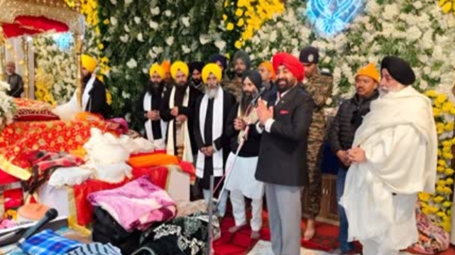 राज्यपाल कपाट बंद होने से एक दिन पहले पहुंचे हेमकुंड साहिब