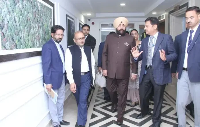 राज्यपाल ने किया नई दिल्ली में नवनिर्मित उत्तराखण्ड राज्य अतिथि गृह ‘उत्तराखण्ड निवास’ का भ्रमण