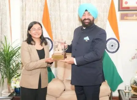 युवा पर्वतारोही शीतल ने राज्यपाल लेफ्टिनेंट जनरल गुरमीत सिंह (से नि) से शिष्टाचार भेंट की