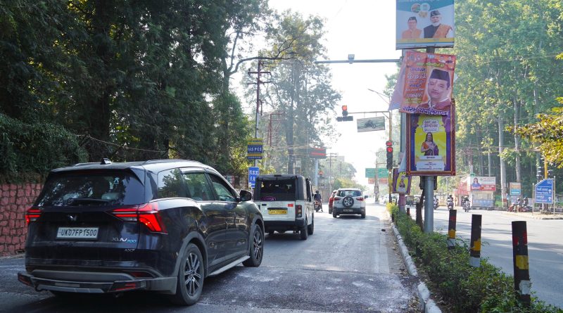 डीएम देहरादून के निर्देश के बाद ONGCचौक में रफ्तार से आने वाली गाड़ियों पर लग रही है ब्रेक