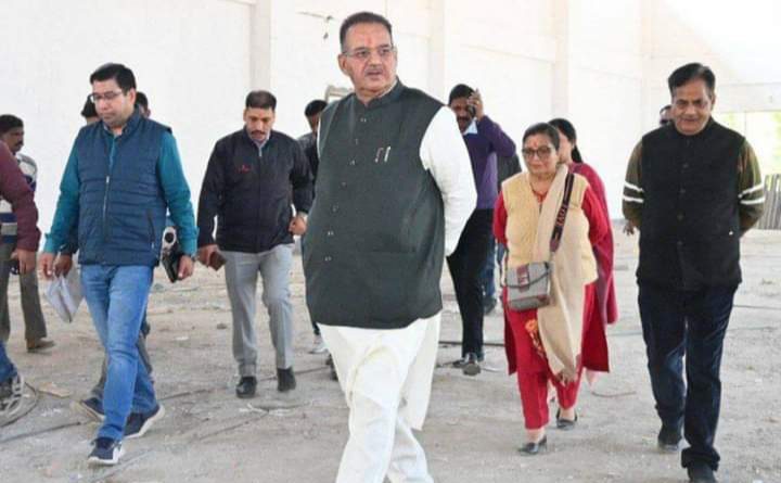 मंत्री गणेश जोशी ने किया गढ़ी कैंट में निर्माणााधीन सामुदायिक भवन का निरीक्षण