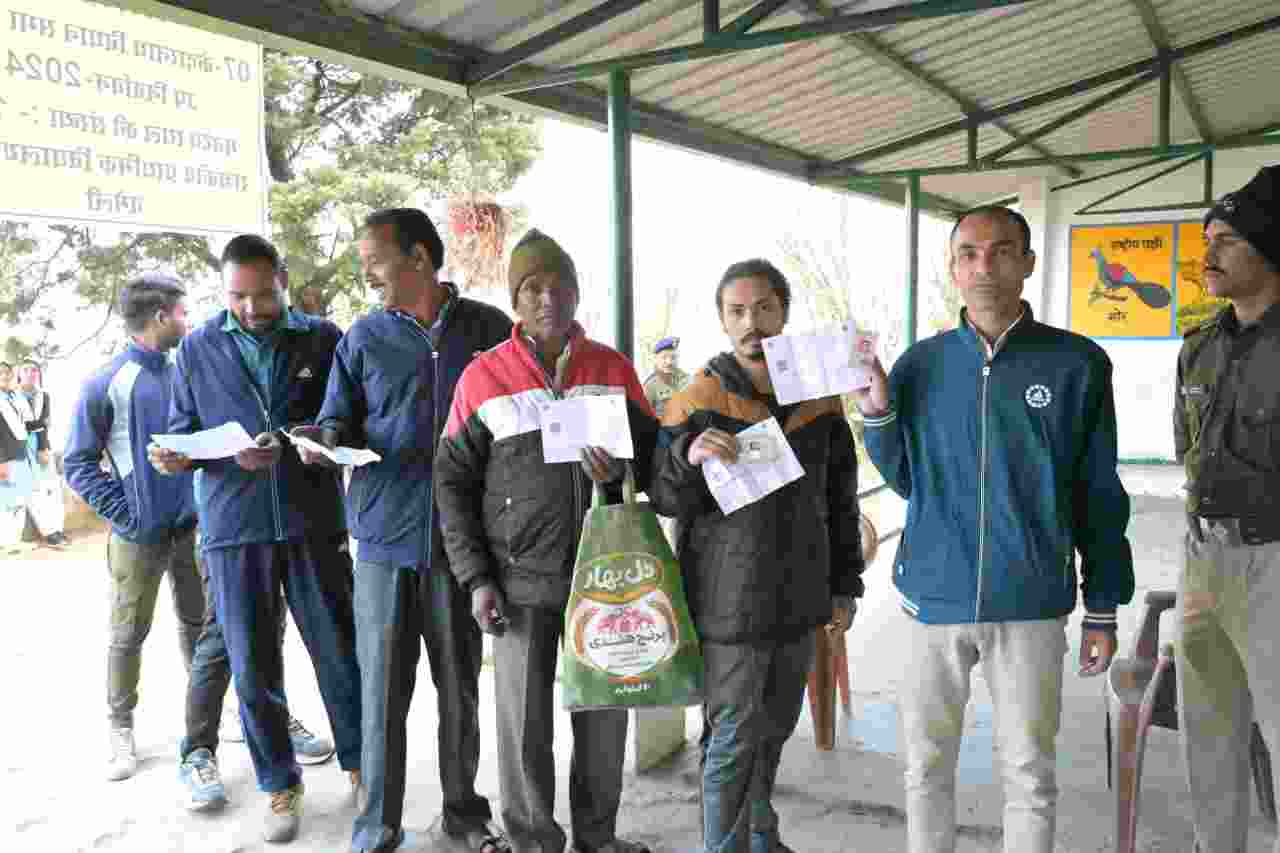 केदारनाथ उपचुनाव के ल‍िए मतदान जारी, सुबह 9 बजे तक 4.3 प्रत‍िशत वोट‍िंग