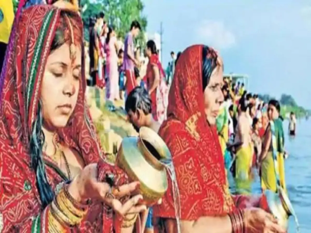 छठ पर सूर्यकुंड में लाखों छठ व्रतियों के लिए आस्था का प्रतीक, कुष्ठ रोग दूर होने से जुड़ी है मान्यता