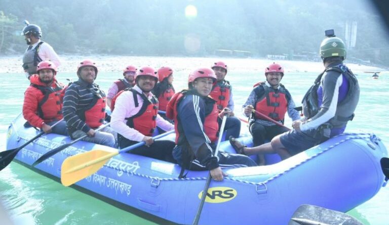 खेल मंत्री रेखा आर्या ने खुद राफ्टिंग कर राष्ट्रीय खेलों की तैयारी का किया निरीक्षण