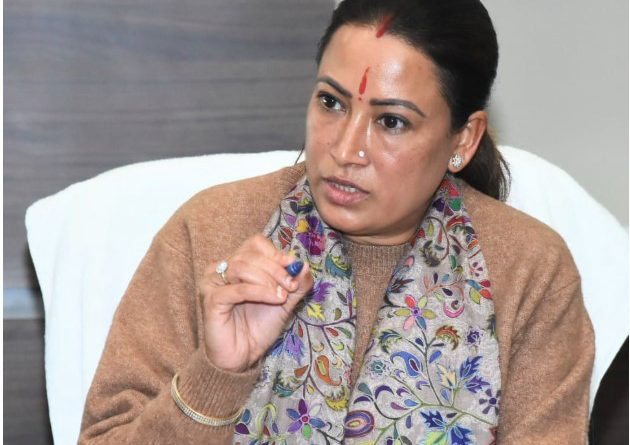 मंत्री रेखा आर्या ने सुनी सस्ता गल्ला राशन डीलर्स की समस्याएं