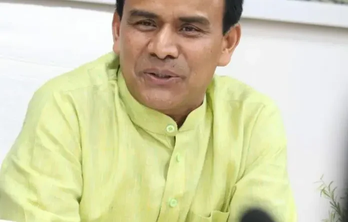 सरकारी स्कूलों में शिक्षा की गुणवत्ता सुधारने हेतु सरकार का फोकस प्राथमिक विद्यालयों पर : डॉ. धन सिंह रावत