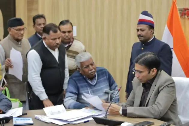 DM सविन बंसल की अध्यक्षता में जन सुनवाई कार्यक्रम का आयोजन हुआ