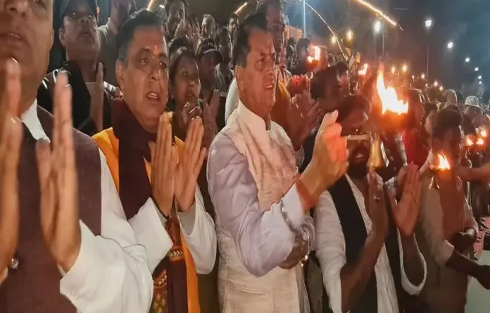 भाजपा राष्ट्रीय अध्यक्ष जेपी नड्डा और गढ़वाल सांसद अनिल बलूनी के जन्मदिन पर भाजपाइयों ने की गंगा आरती