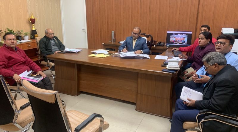 सचिव आपदा प्रबंधन एवं पुनर्वास विनोद कुमार सुमन ने ली शीतकालीन यात्रा के संबंध में बैठक