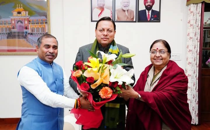 CM धामी से उत्तराखंड की पूर्व राज्यपाल बेबी रानी मौर्य ने मुलाकात की
