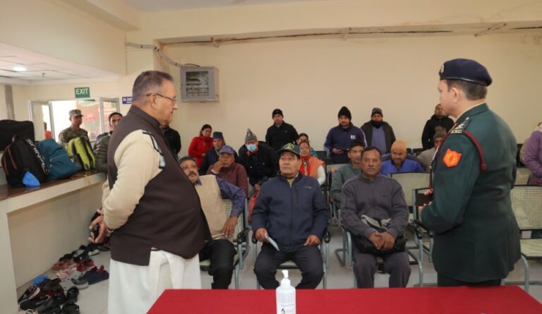 सैनिक कल्याण मंत्री गणेश जोशी ने निःशुल्क मोतियाबिंद सर्जरी सप्ताह कार्यक्रम में किया प्रतिभाग