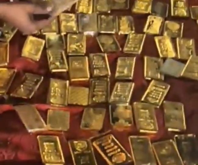 जंगल में खड़ी कार में मिला करोड़ों का सोना, आयकर विभाग और पुलिस की टीम ने जब्त की कार