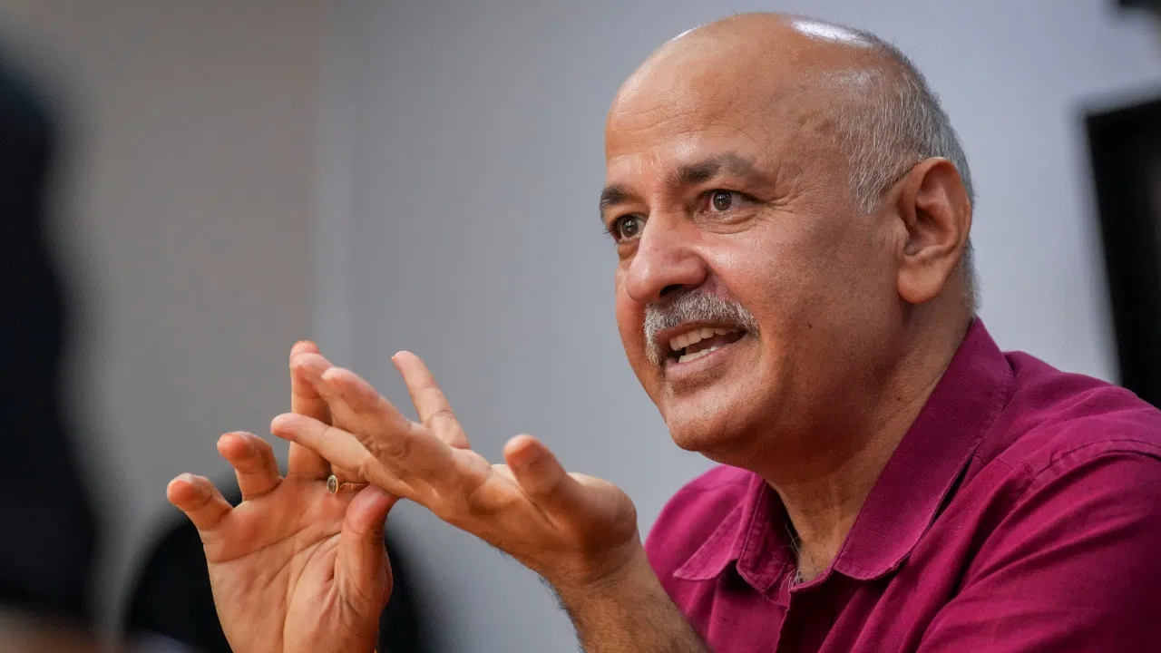 दिल्ली में चुनाव से पहले मनीष सिसोदिया को बड़ी राहत, SC ने दी जमानत की शर्तों में ढील