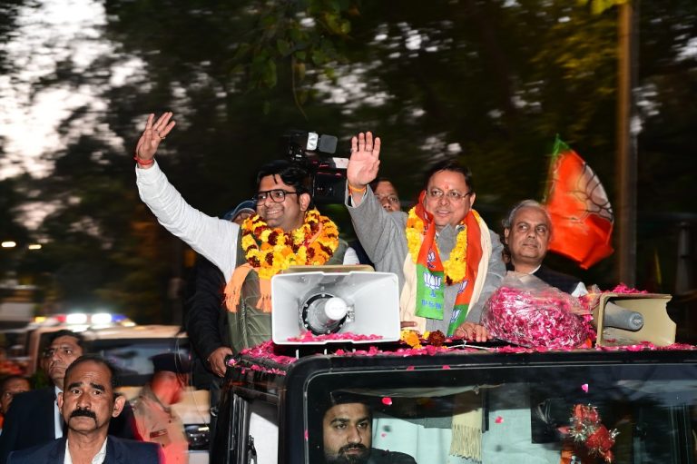 दिल्ली चुनाव- सीएम धामी ने पालम में किया भव्य रोड-शो