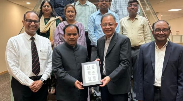 शिक्षा मंत्री डॉ धन सिंह रावत ने किया राष्ट्रीय विश्वविद्यालय सिंगापुर का भ्रमण