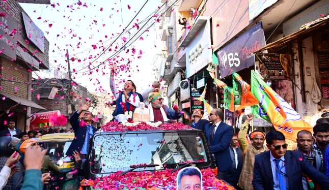 दिल्ली के रण में फ्रंटफुट पर दिखे मुख्यमंत्री पुष्कर धामी