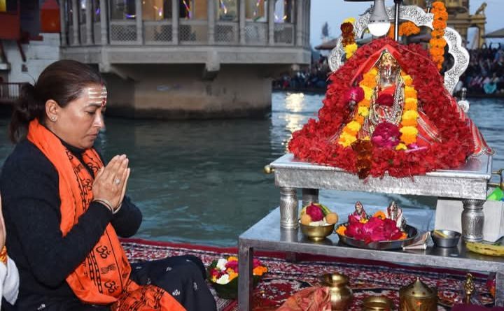 खेल मंत्री रेखा आर्य ने 38 वे राष्ट्रीय खेलों के सफल आयोजन पर किया टपकेश्वर महादेव और मां गंगा का पूजन