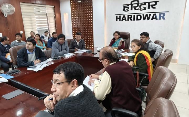 जिला मुख्यालय में मुख्य विकास अधिकारी की अध्यक्षता में विभागीय प्रगति समीक्षा बैठक आयोजित