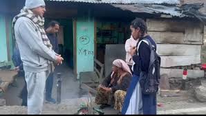 जौनसार बावर दौरे पर पहुंचे सीएम धामी, विद्यालय जा रही छात्राओं से मुलाकात कर आगामी परीक्षाओं के लिए दी शुभकामनाएं