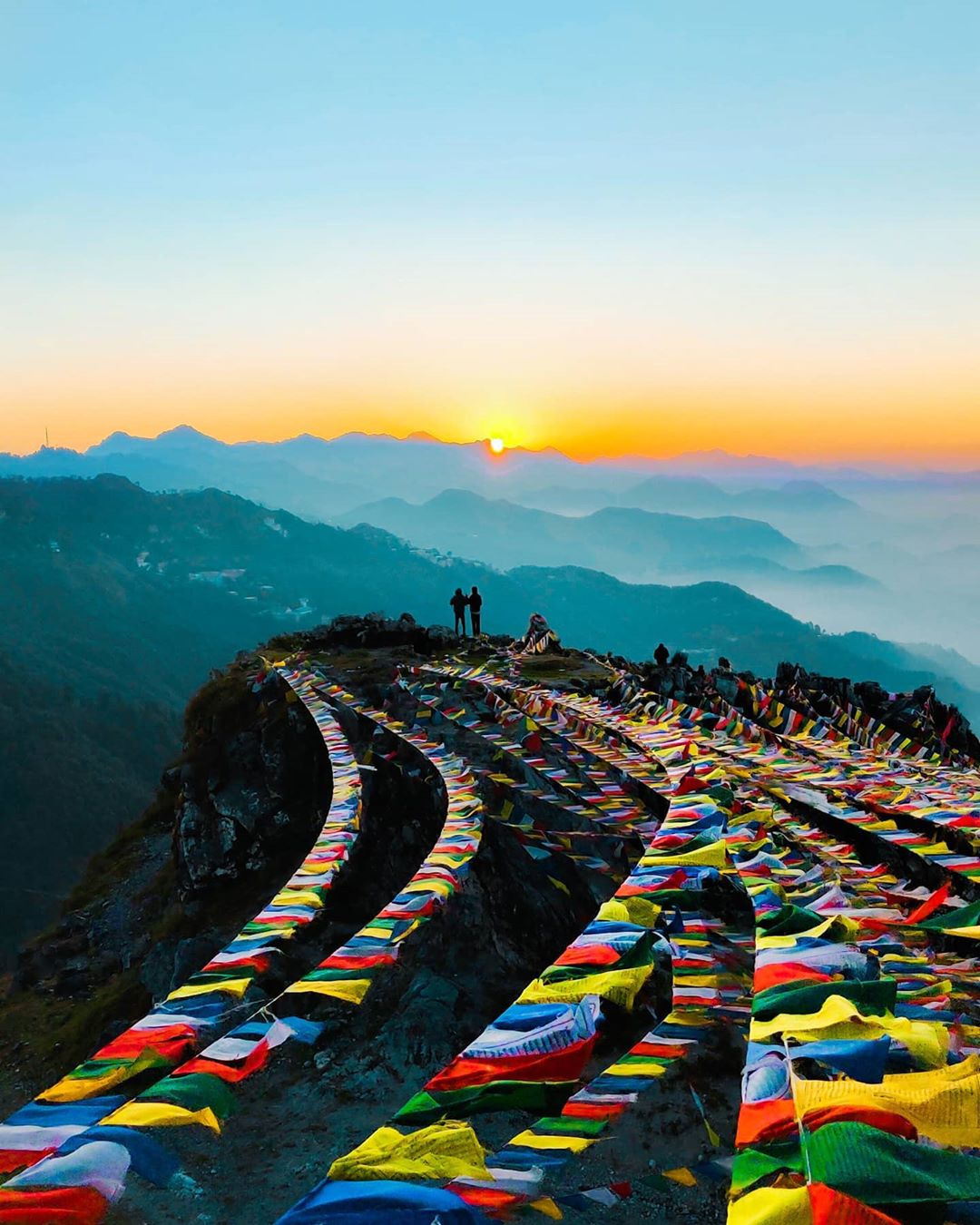 मसूरी के प्रसिद्ध जॉर्ज एवरेस्ट में लिए जा रहे टोल टैक्स पर लगी अंतरिम रोक