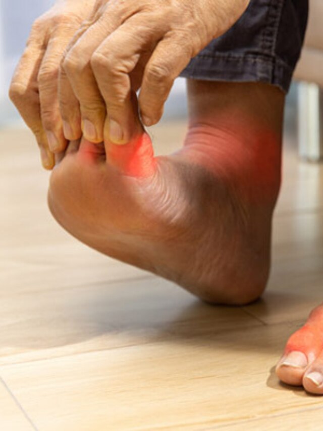 यूरिक एसिड बढ़ने का संकेत देते हैं शरीर के ये अंग, यहां जानें इसकी वजह