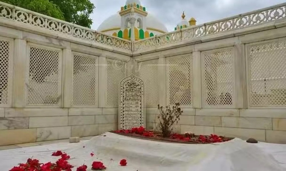 औरंगजेब की कब्र का बाबरी जैसा हाल होगा…हिंदू संगठनों की धमकी, प्रशासन अलर्ट